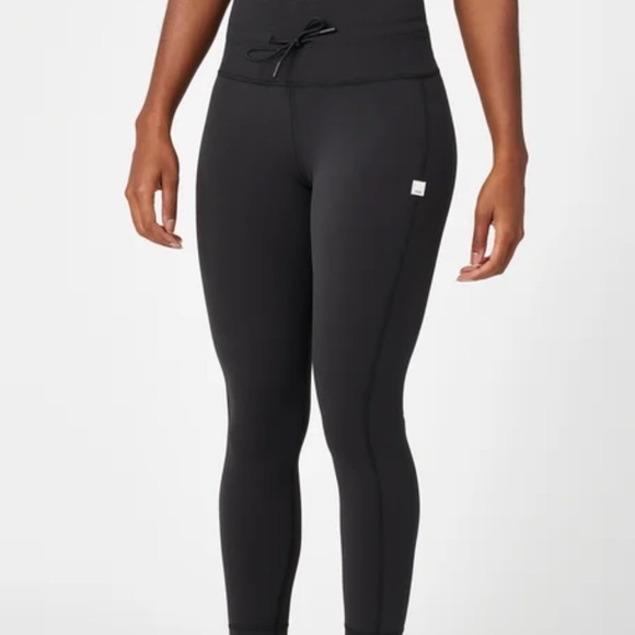 Vuori Pants - NWT Vuori daily leggings HR Black Sz Small Sold Out